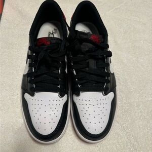 Jordan 1 low og, Black toe (2023)